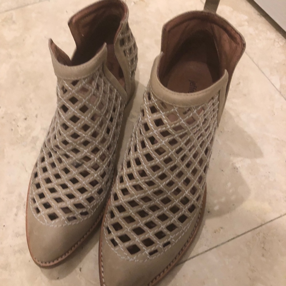Boots Jeffery Campbell